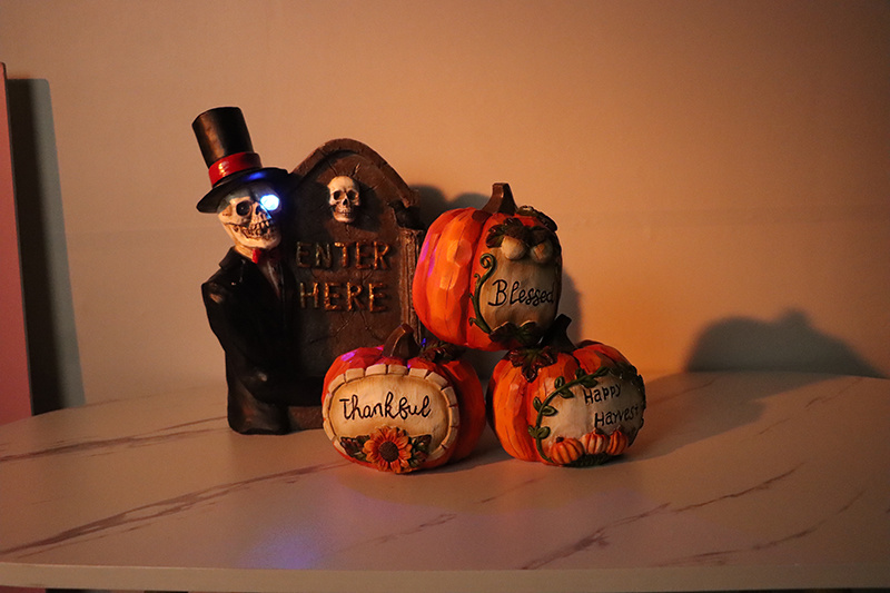 Halloween Pumpkin Lettering Statue