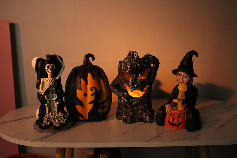 Halloween Pumpkin Witch Statue